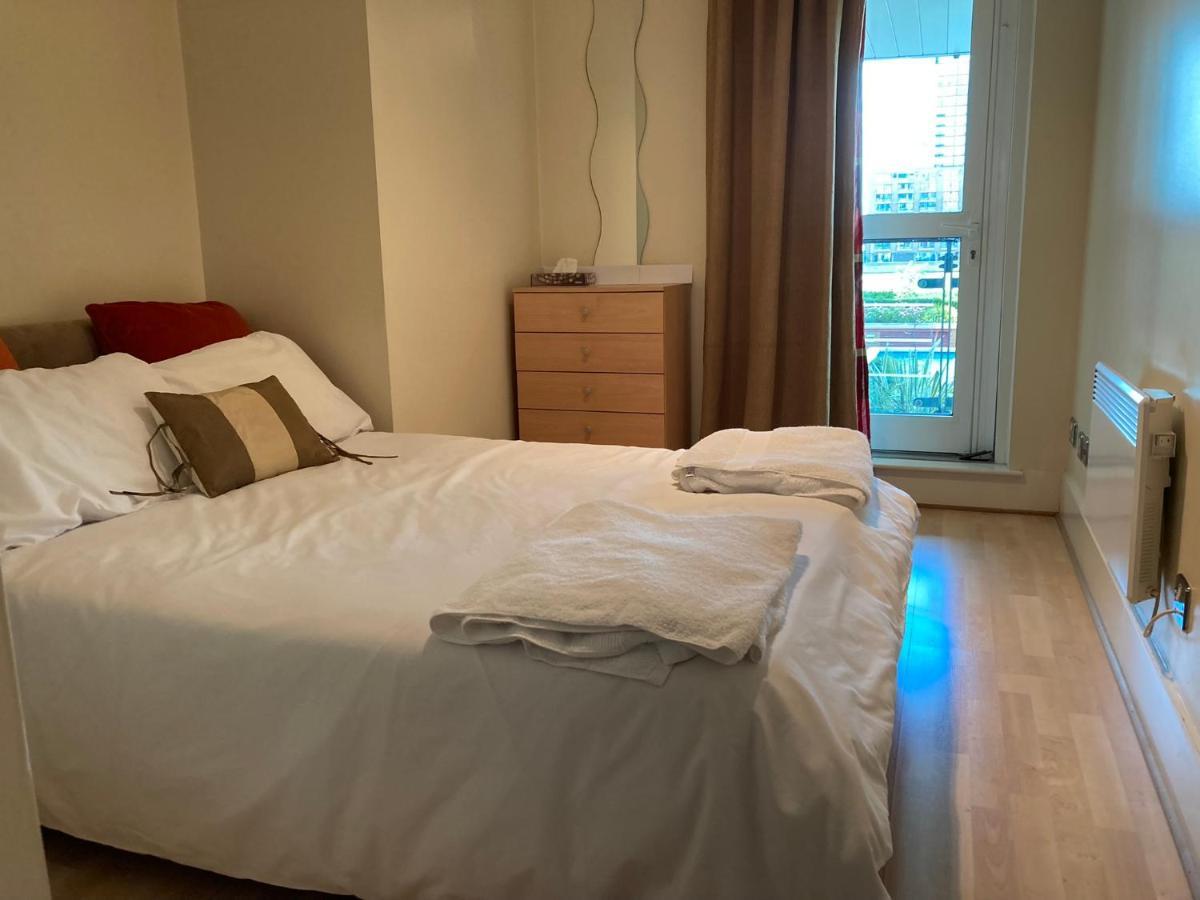 St George Wharf Apartment Лондон Екстериор снимка